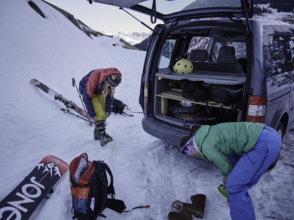 Nangijala Hostel Disentis Exteriör bild