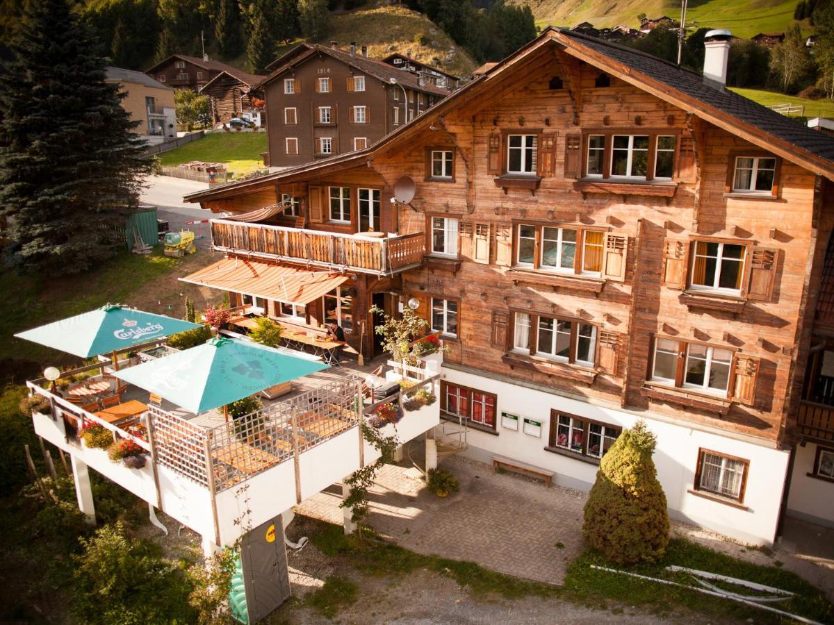 Nangijala Hostel Disentis Exteriör bild